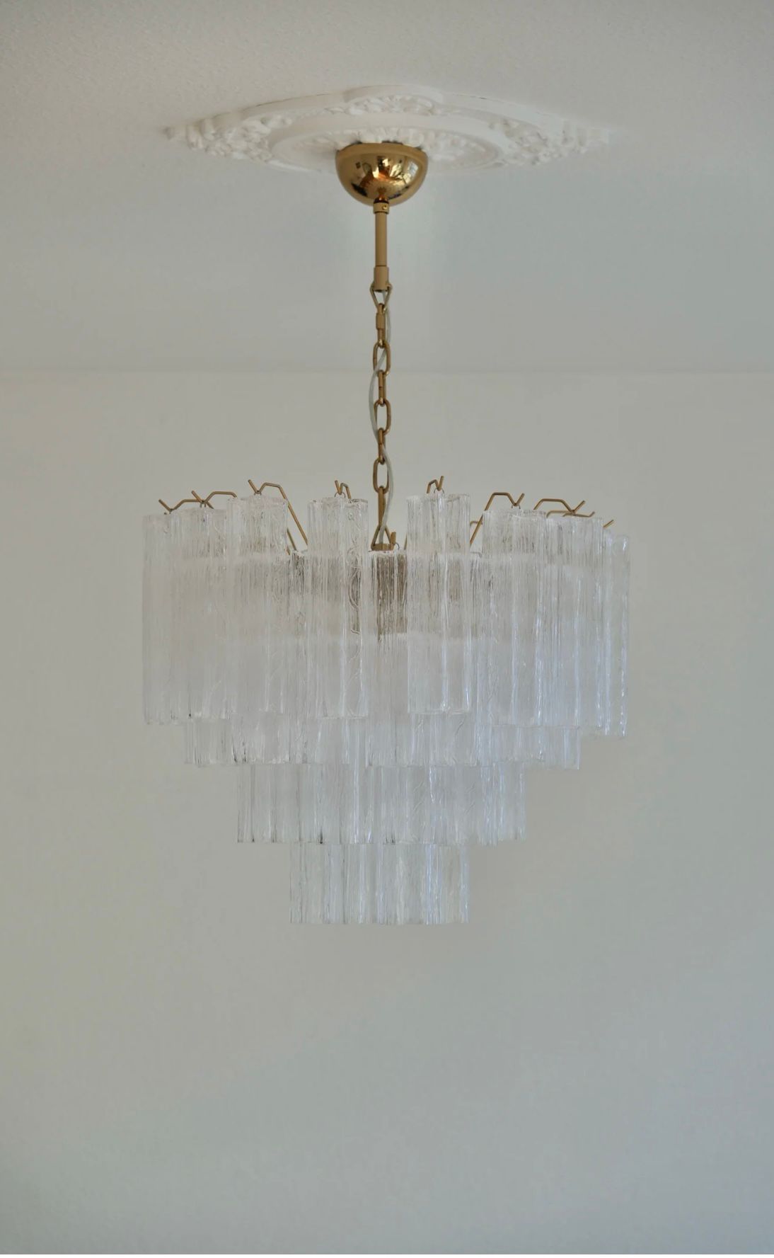 La Colonne - midi-Tiered Murano Style Glass Chandelier